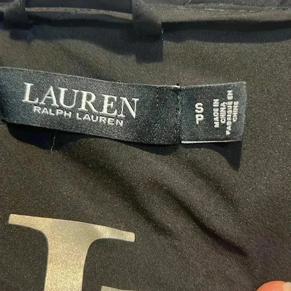 Lauren Ralph Lauren black puffer coat size small petite. In great condition! - Picture 3 of 7
